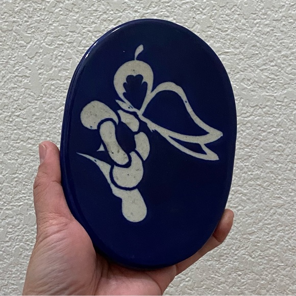 Vintage PETTEFORD Cobalt Blue Butterfly Flower Ceramic Trivet Bread Warmer Tile - Picture 8 of 10